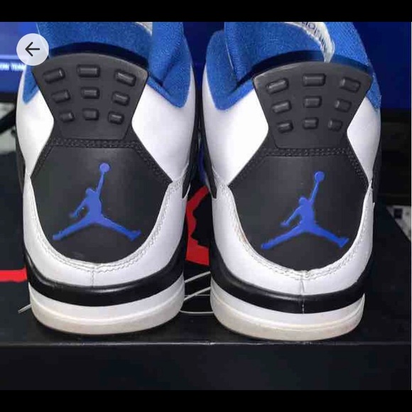 Jordan Retro 4 Motorsports - Picture 5 of 7